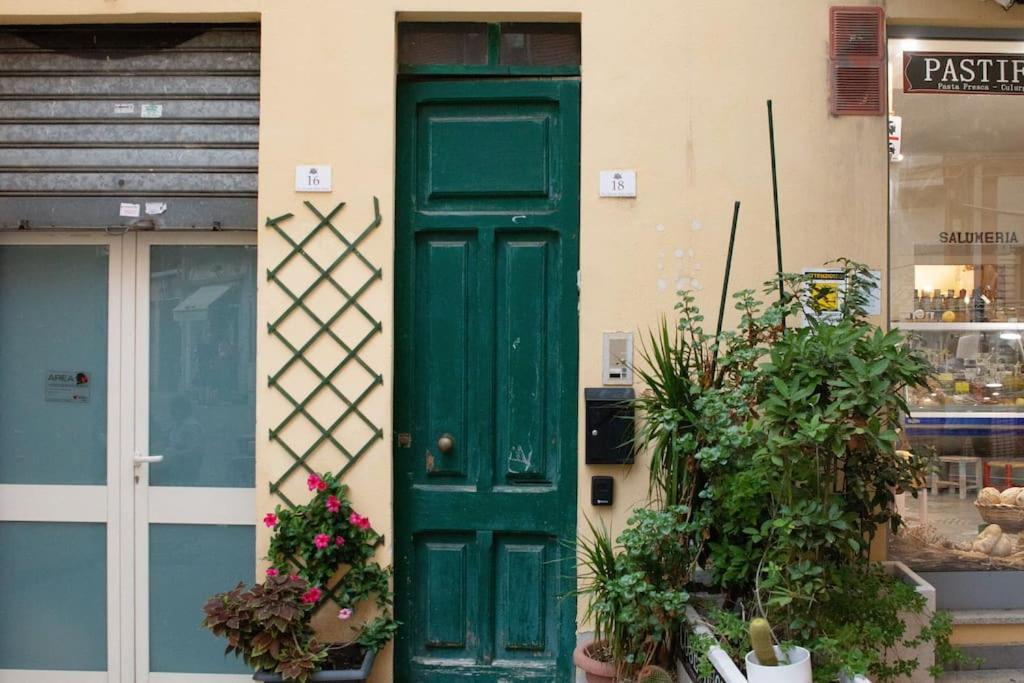 Apartment Nearby Historic Center - 2 Private Bathrooms Cagliari Exterior foto