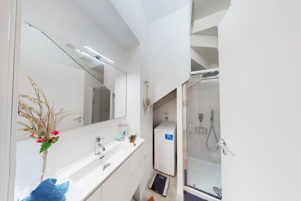 Apartment Nearby Historic Center - 2 Private Bathrooms Cagliari Exterior foto